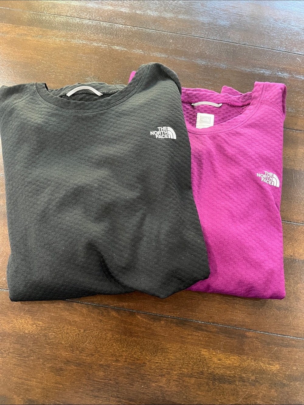 The North Face Crew Neck Tops in Black and Fuchsia set of 2 size L